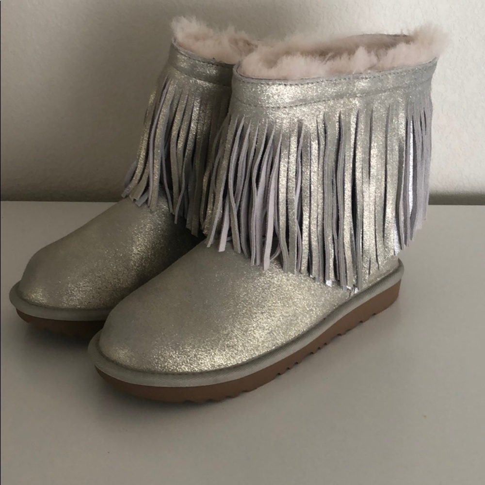 UGG Kids Classic Short II Fringe Suede Boot